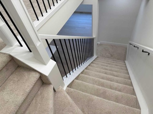 334 Sundown Road, Cochrane, AB - Indoor Photo Showing Other Room