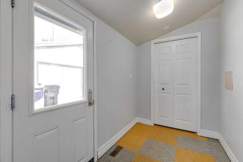 2114 20 Avenue, Didsbury, AB - Indoor Photo Showing Other Room