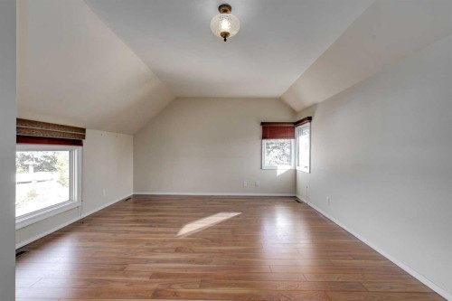 2114 20 Avenue, Didsbury, AB - Indoor Photo Showing Other Room