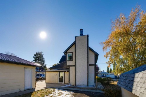 2114 20 Avenue, Didsbury, AB - Outdoor With Exterior