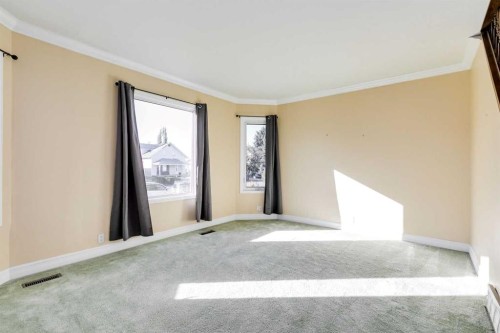2114 20 Avenue, Didsbury, AB - Indoor