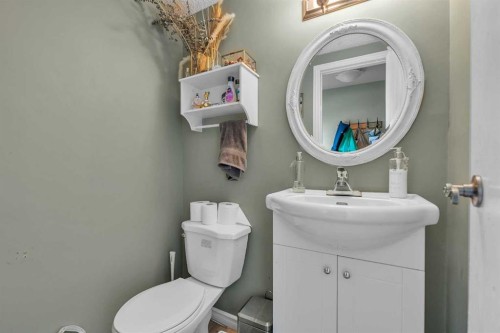 232 Abadan Place Ne, Calgary, AB - Indoor Photo Showing Bathroom