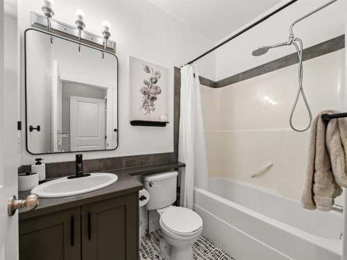 90 Skyview Ranch Gardens Ne, Calgary, AB - Indoor Photo Showing Bathroom