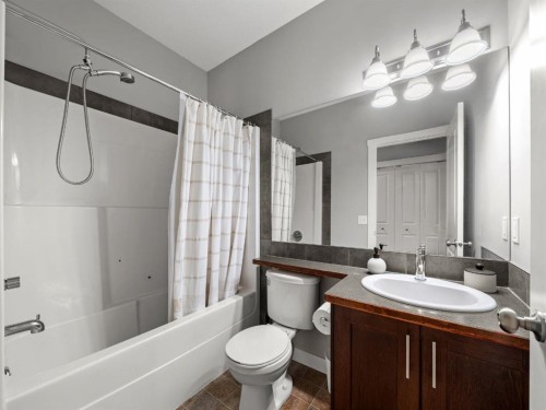90 Skyview Ranch Gardens Ne, Calgary, AB - Indoor Photo Showing Bathroom