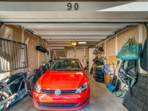 90 Skyview Ranch Gardens Ne, Calgary, AB - Indoor Photo Showing Garage