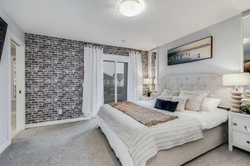 1037 Chinook Gate Heath Sw, Airdrie, AB - Indoor Photo Showing Bedroom