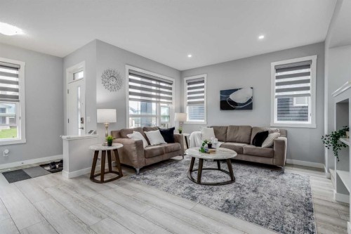 1037 Chinook Gate Heath Sw, Airdrie, AB - Indoor Photo Showing Living Room
