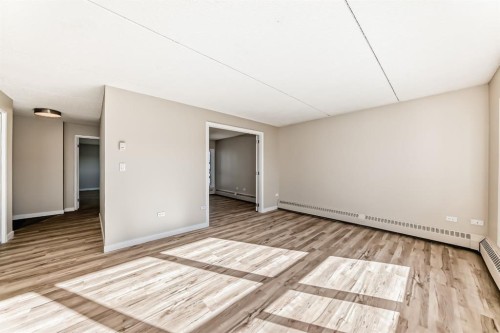 605-1414 12 Street Sw, Calgary, AB - Indoor Photo Showing Other Room