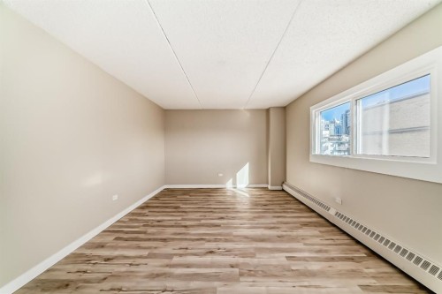 605-1414 12 Street Sw, Calgary, AB - Indoor Photo Showing Other Room