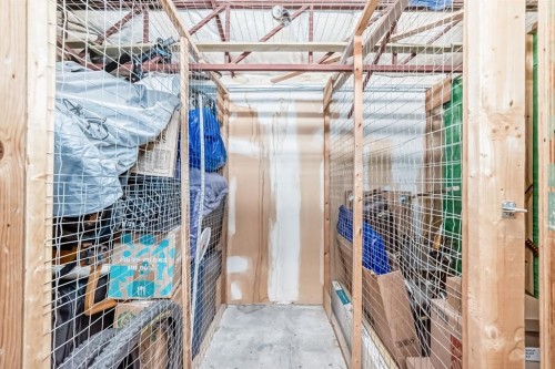 605-1414 12 Street Sw, Calgary, AB - Indoor With Storage