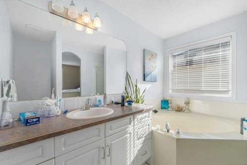 23 Valley Ponds Way Nw, Calgary, AB - Indoor Photo Showing Bathroom