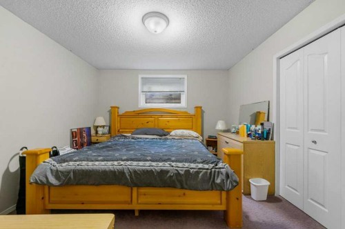 23 Valley Ponds Way Nw, Calgary, AB - Indoor Photo Showing Bedroom