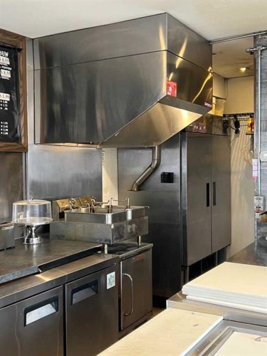 1702 12 Street Nw, Calgary, AB 