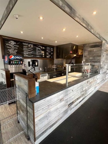 1702 12 Street Nw, Calgary, AB 