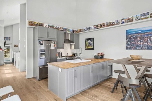 501H-3000 Stewart Creek Drive, Canmore, AB - Indoor Photo Showing Kitchen