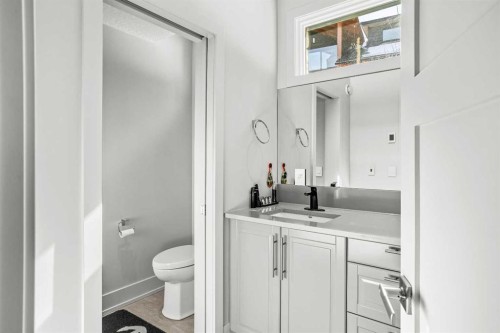 501H-3000 Stewart Creek Drive, Canmore, AB - Indoor Photo Showing Bathroom