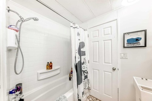 11-649 Main Street North, Airdrie, AB 