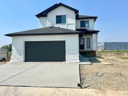 709 Mandalay Avenue  Carstairs, AB T0M 0N0