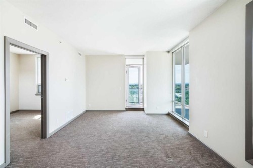 2010-210 15 Avenue Se, Calgary, AB - Indoor Photo Showing Other Room