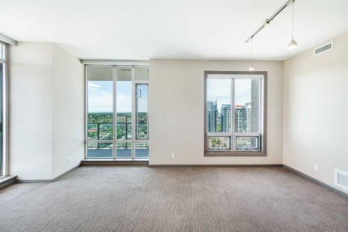 2010-210 15 Avenue Se, Calgary, AB - Indoor Photo Showing Other Room