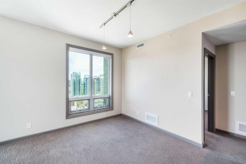 2010-210 15 Avenue Se, Calgary, AB - Indoor Photo Showing Other Room