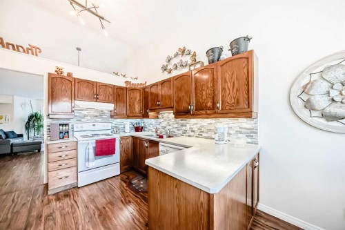 238 Citadel Hills Circle Nw, Calgary, AB - Indoor Photo Showing Kitchen