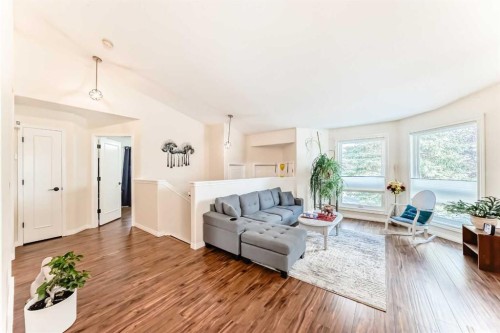 238 Citadel Hills Circle Nw, Calgary, AB - Indoor Photo Showing Living Room