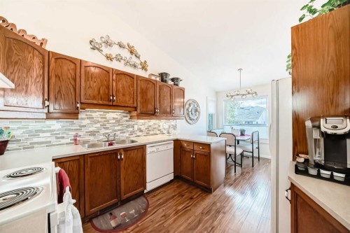 238 Citadel Hills Circle Nw, Calgary, AB - Indoor Photo Showing Kitchen