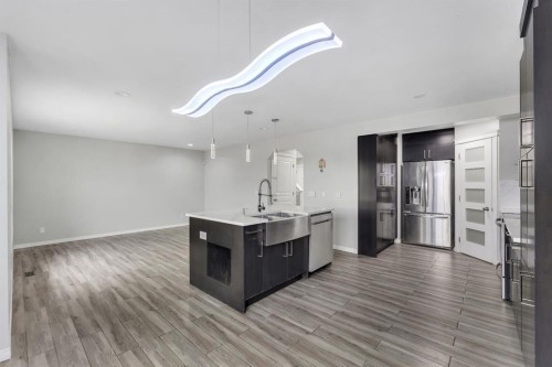 11 Saddlebrook Way Ne, Calgary, AB - Indoor Photo Showing Kitchen