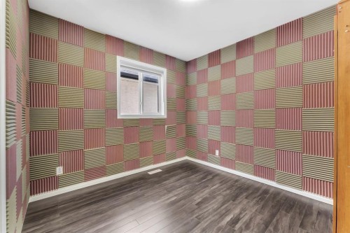 11 Saddlebrook Way Ne, Calgary, AB - Indoor Photo Showing Other Room