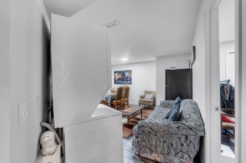 11 Saddlebrook Way Ne, Calgary, AB - Indoor