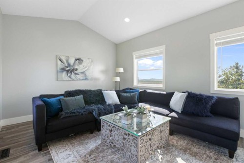 13003 Township Road 265, Rural Rocky View County, AB - Indoor Photo Showing Living Room