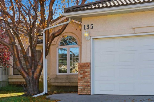 135 Hamptons Park Nw, Calgary, AB - Outdoor