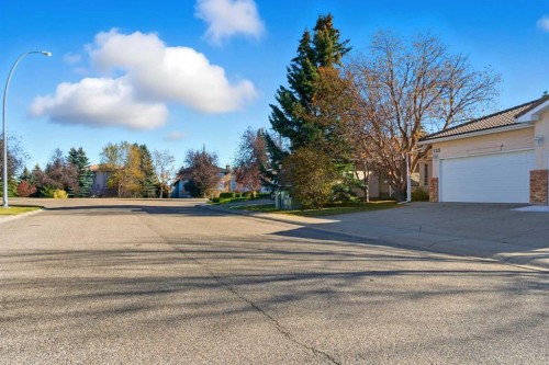 135 Hamptons Park Nw, Calgary, AB - Outdoor