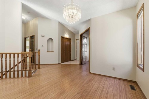 135 Hamptons Park Nw, Calgary, AB - Indoor Photo Showing Other Room