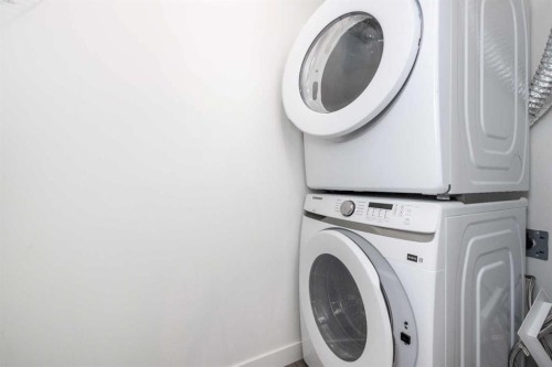 1105-200 Seton Circle Se, Calgary, AB - Indoor Photo Showing Laundry Room