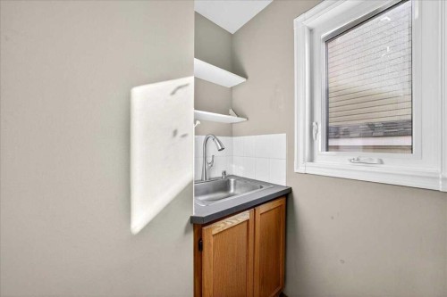 64 Macewan Park Rise Nw, Calgary, AB - Indoor Photo Showing Other Room