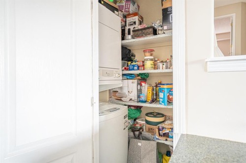 8051 Laguna Way Ne, Calgary, AB - Indoor