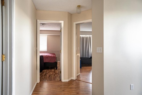 8051 Laguna Way Ne, Calgary, AB - Indoor Photo Showing Other Room