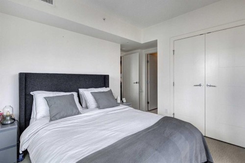 2108-930 6 Avenue Sw, Calgary, AB - Indoor Photo Showing Bedroom