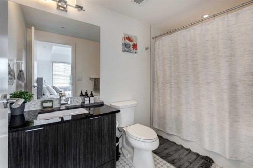 2108-930 6 Avenue Sw, Calgary, AB - Indoor Photo Showing Bathroom