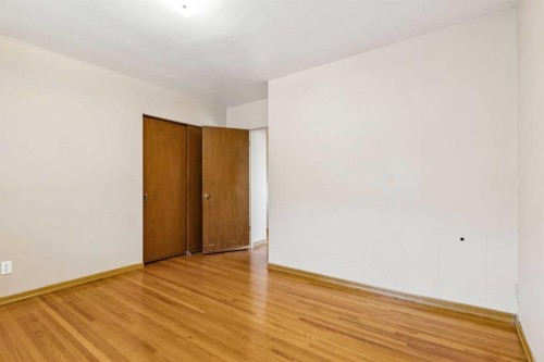 5307 7 Avenue Sw, Calgary, AB - Indoor Photo Showing Other Room