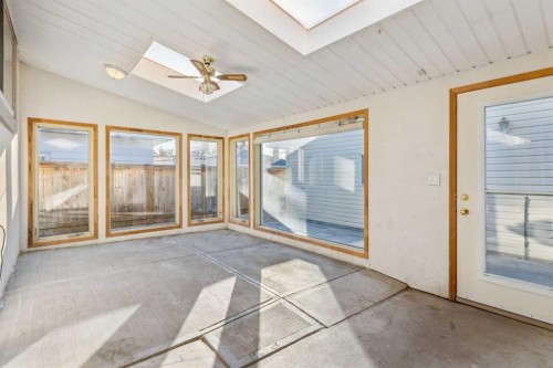 5307 7 Avenue Sw, Calgary, AB - Indoor Photo Showing Other Room