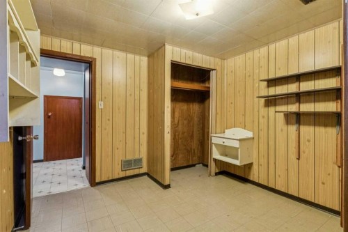 5307 7 Avenue Sw, Calgary, AB - Indoor Photo Showing Other Room