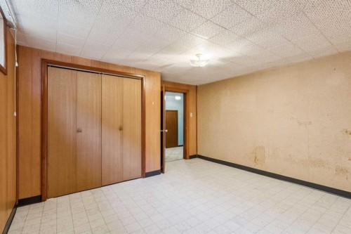 5307 7 Avenue Sw, Calgary, AB - Indoor Photo Showing Other Room