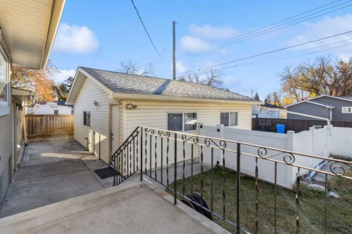 5307 7 Avenue Sw, Calgary, AB - Outdoor With Exterior