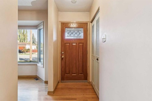 5307 7 Avenue Sw, Calgary, AB - Indoor Photo Showing Other Room