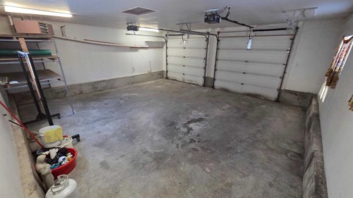 5307 7 Avenue Sw, Calgary, AB - Indoor Photo Showing Garage