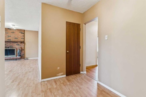 5307 7 Avenue Sw, Calgary, AB - Indoor Photo Showing Other Room