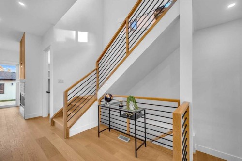 3404 2 Street Nw, Calgary, AB - Indoor Photo Showing Other Room